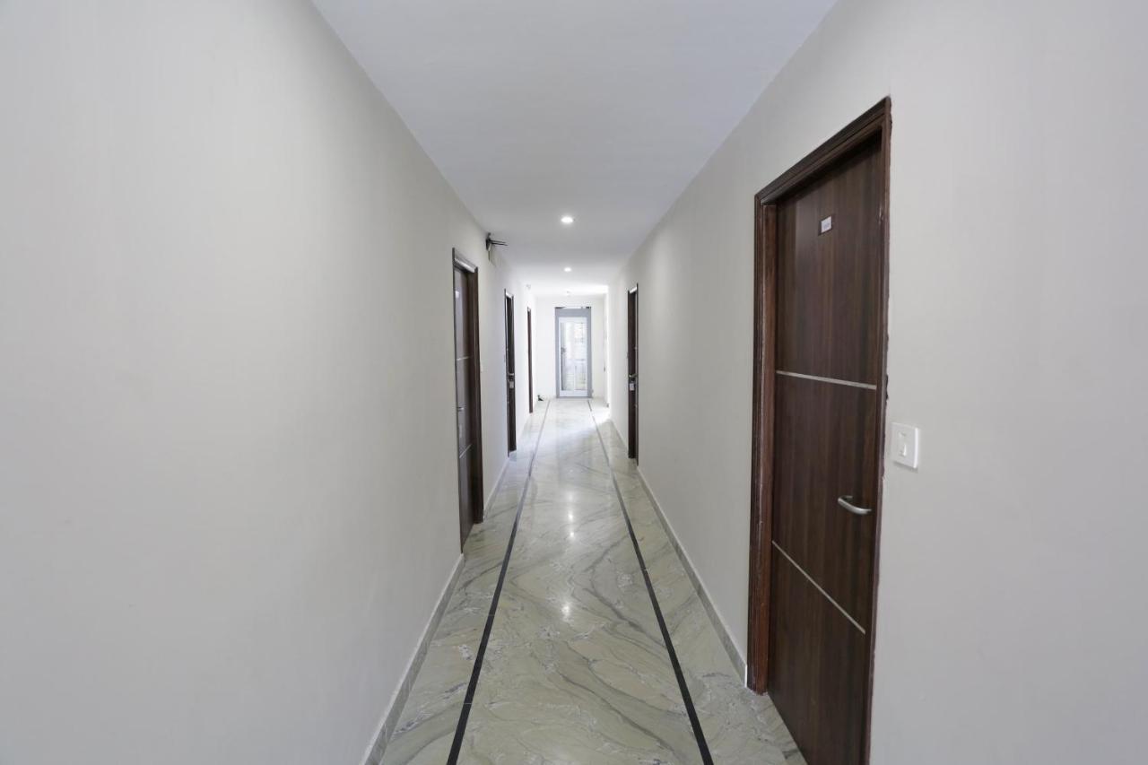 Capital O 37423 Golden Leaf Hotel Dehradun Buitenkant foto