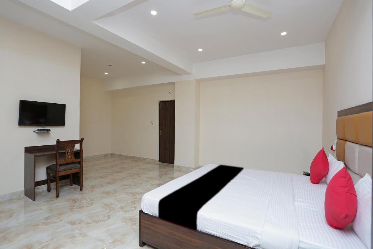 Capital O 37423 Golden Leaf Hotel Dehradun Buitenkant foto