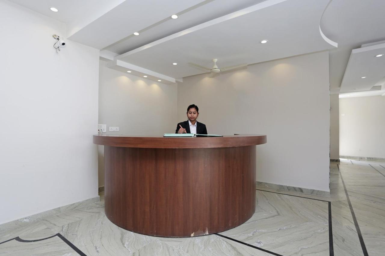 Capital O 37423 Golden Leaf Hotel Dehradun Buitenkant foto
